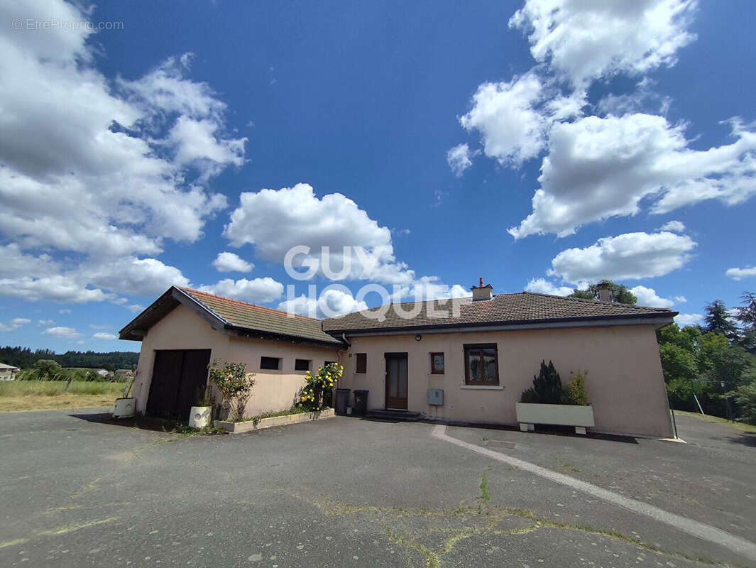 Maison à NOIRETABLE