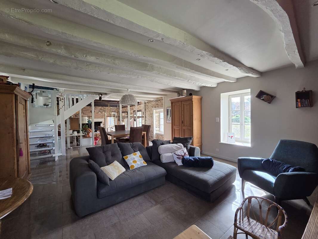 Maison à VICQ-SUR-BREUILH