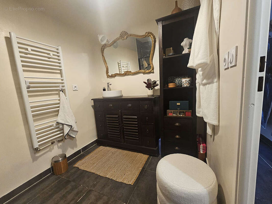 Appartement à SAINT-JEAN-DE-VEDAS