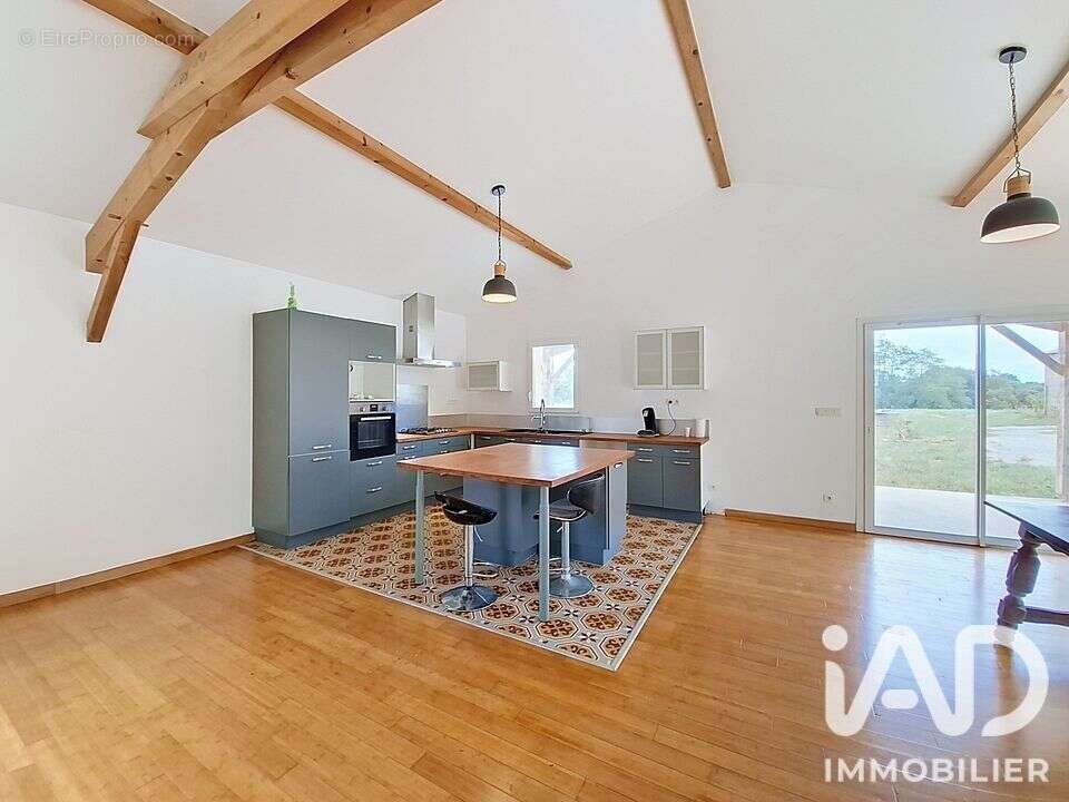 Maison 159 m² à Fichous-Riumayou  - photo 5