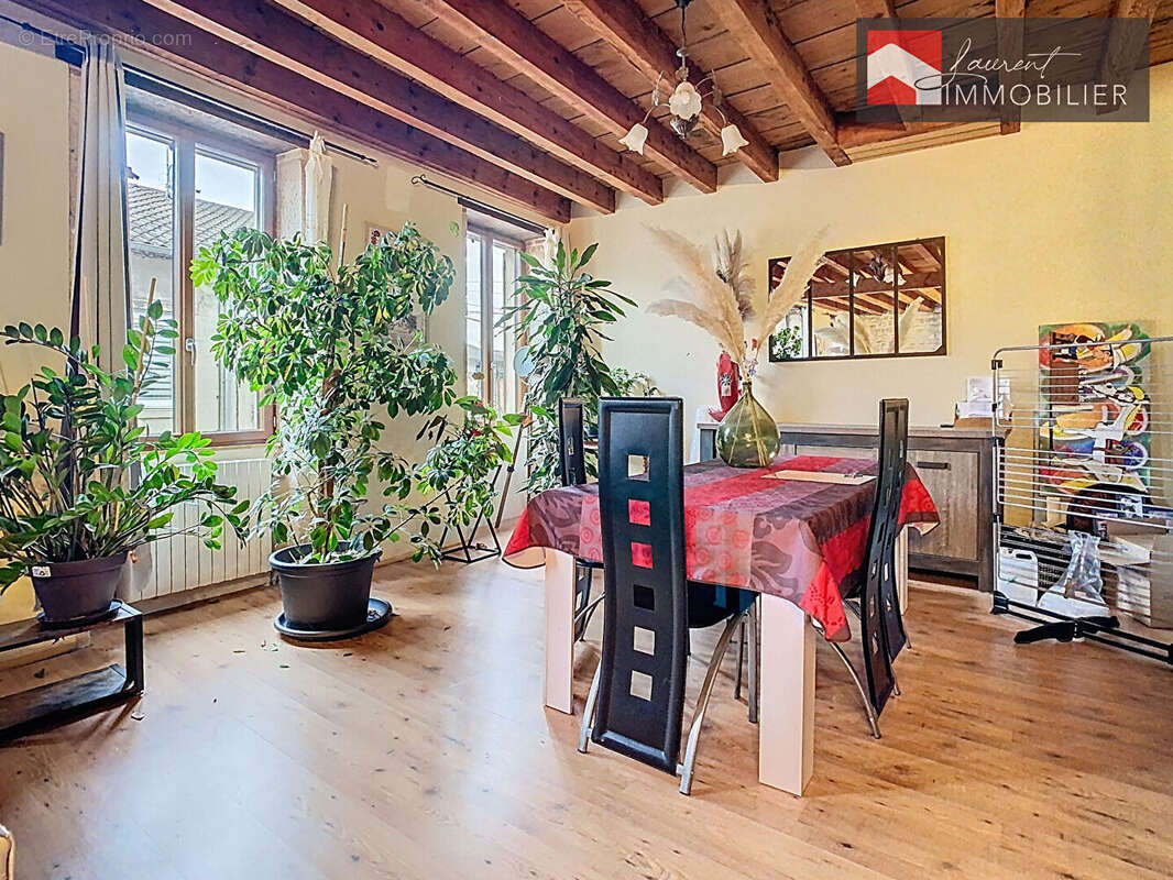 Maison à PONT-DE-VAUX