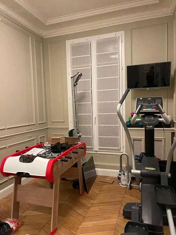 Appartement à PARIS-16E
