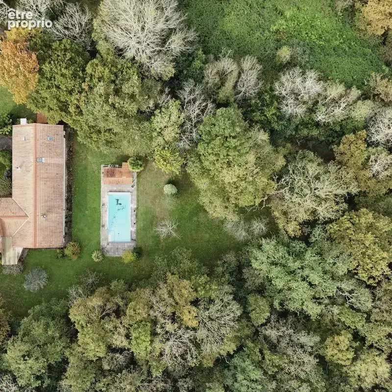 Maison T7 avec piscine et terrain - photo 12