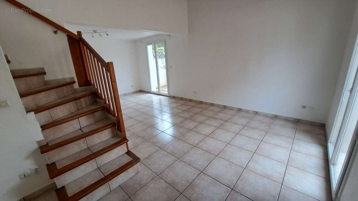 AGDE - MAISON T4/5 pièces - GARAGE - TERRAIN 300M² (piscinable) - photo 3