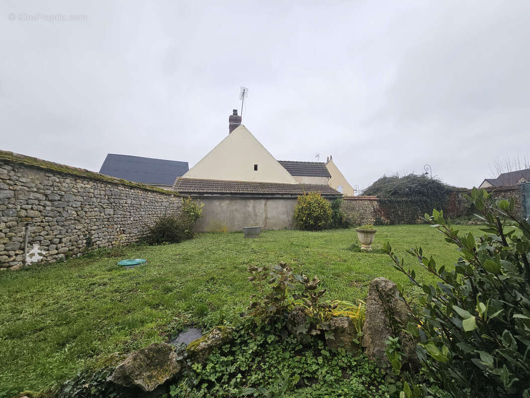 Maison à AUNEAU