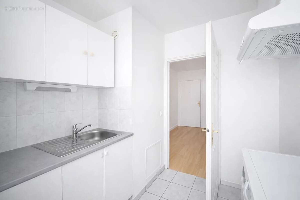 Appartement à COURBEVOIE