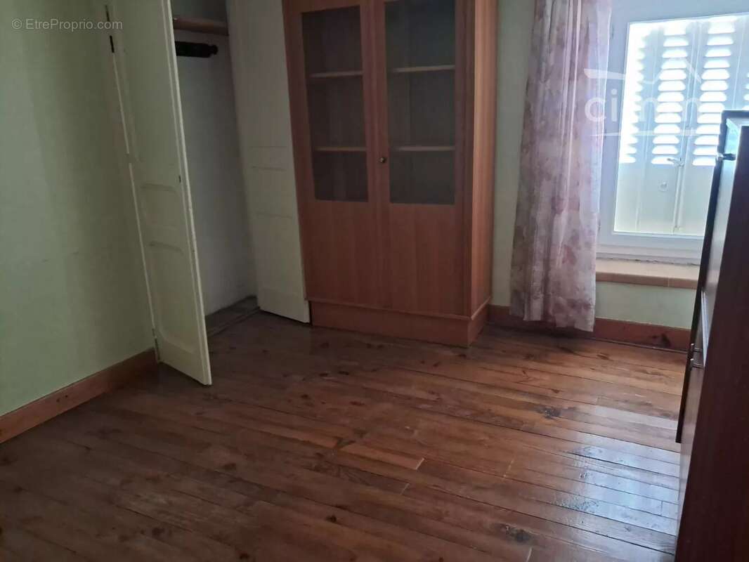 a vendre maison de village rénovée avec grande cour - photo 5