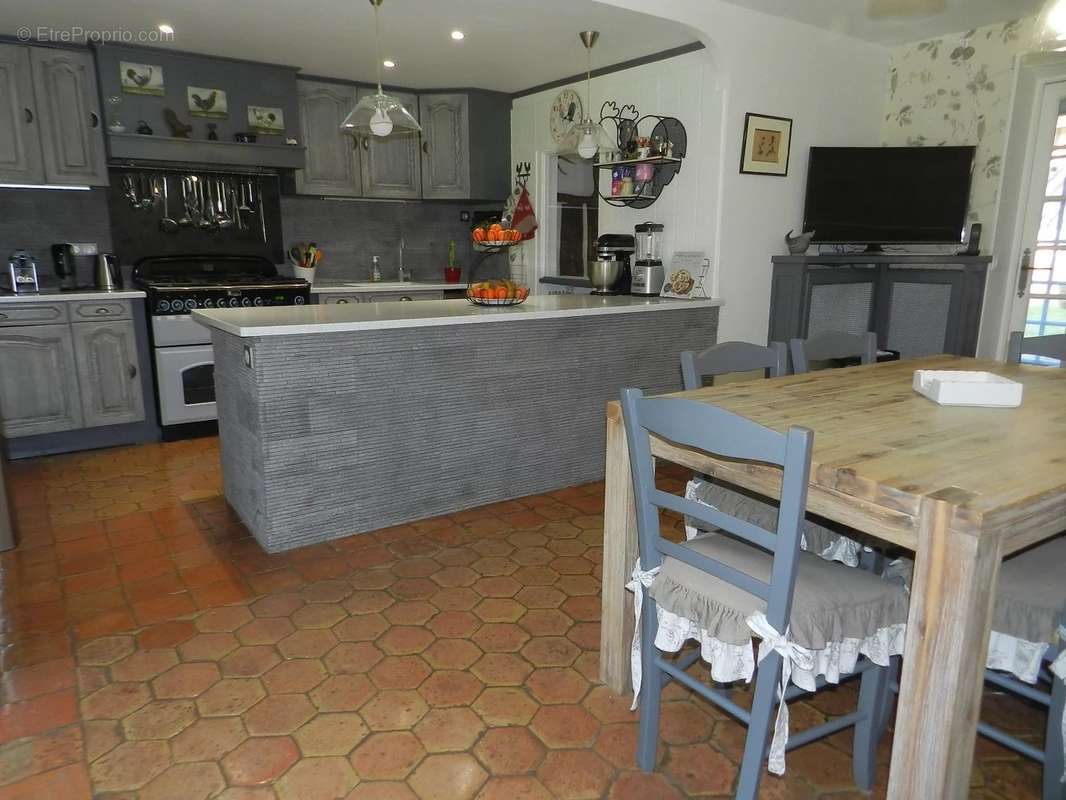 Maison à SAINT-PIERRE-SUR-DIVES