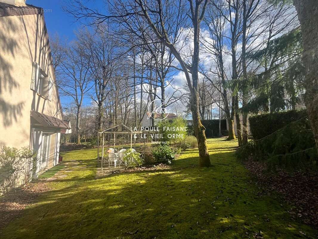 Maison à SAINT-LEGER-EN-YVELINES