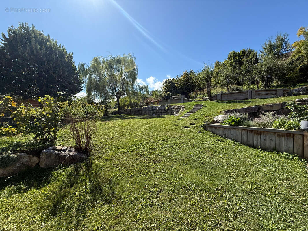 Maison à PERS-JUSSY