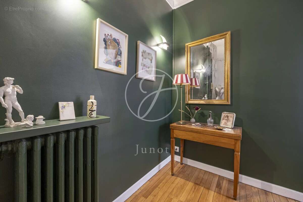 Appartement à PARIS-7E