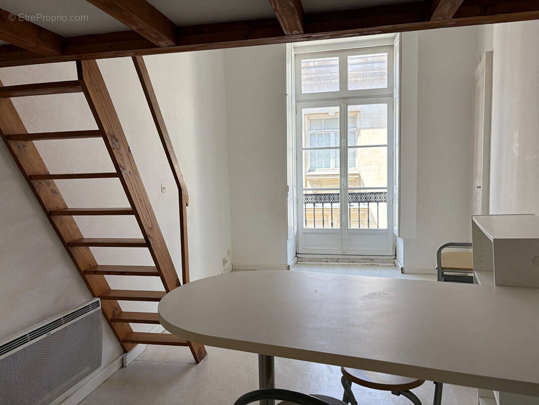 Appartement T1bis traversant de 24 m²  avec mezzanine de  4.90 m² libre de tout occupant - photo 2