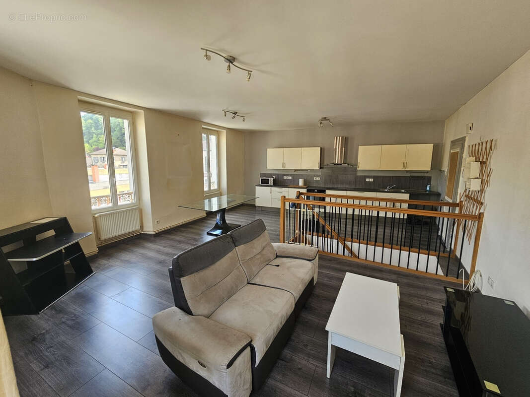 Saint-Claude : appartement type F6 de 130m2 en duplex - photo 3