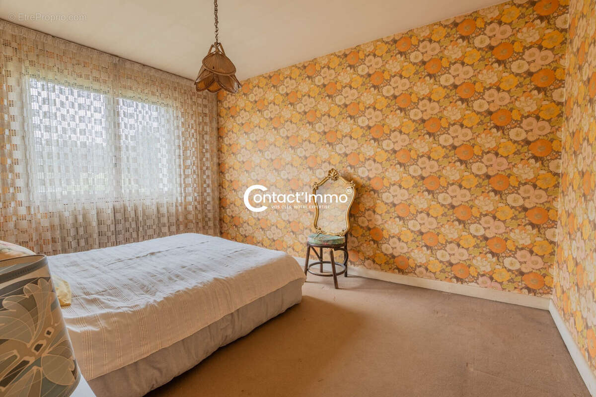 Maison à LES MARTRES-DE-VEYRE