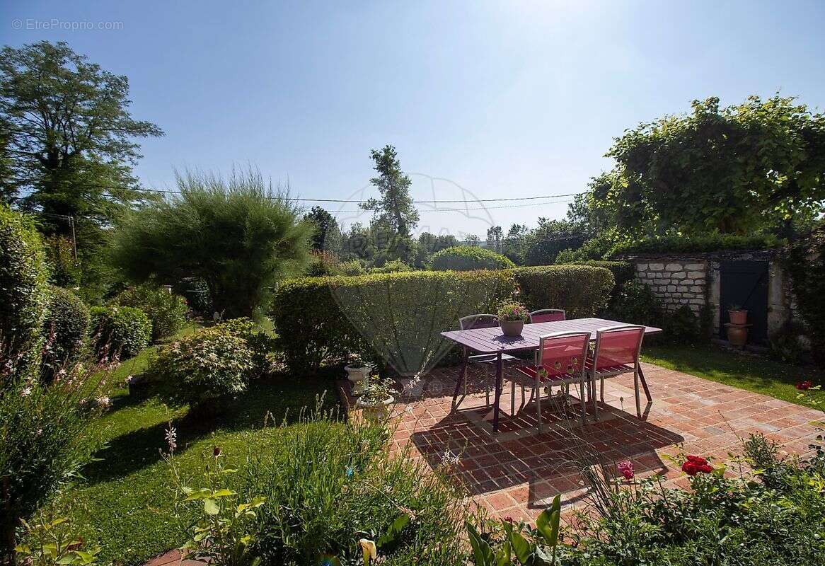 Maison à SAINT-BRIS-LE-VINEUX