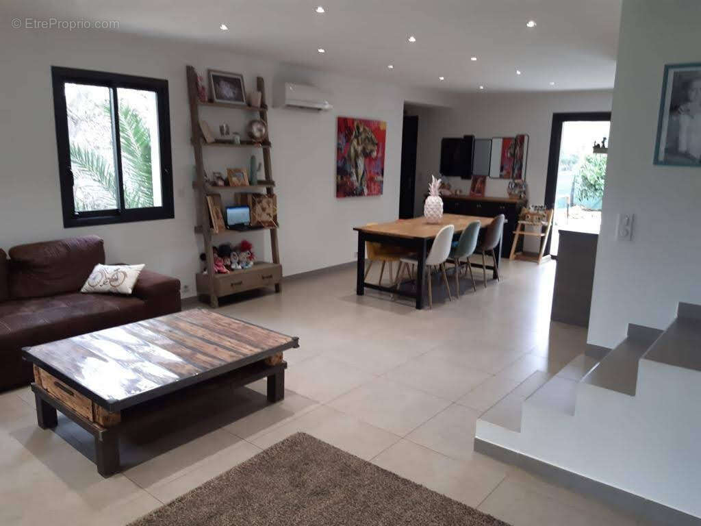 Maison à SIX-FOURS-LES-PLAGES