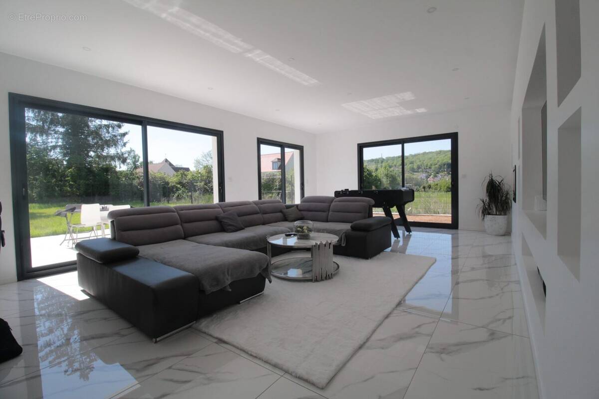 Maison à CHOISY-AU-BAC