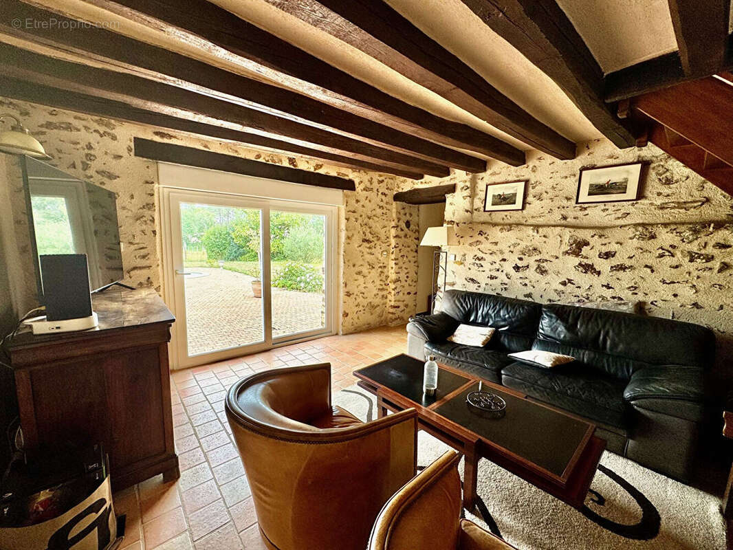 Maison à MONCE-EN-BELIN