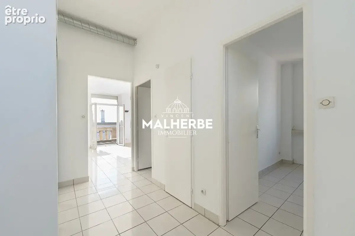 Appartement lumineux avec terrasse et parking - photo 13