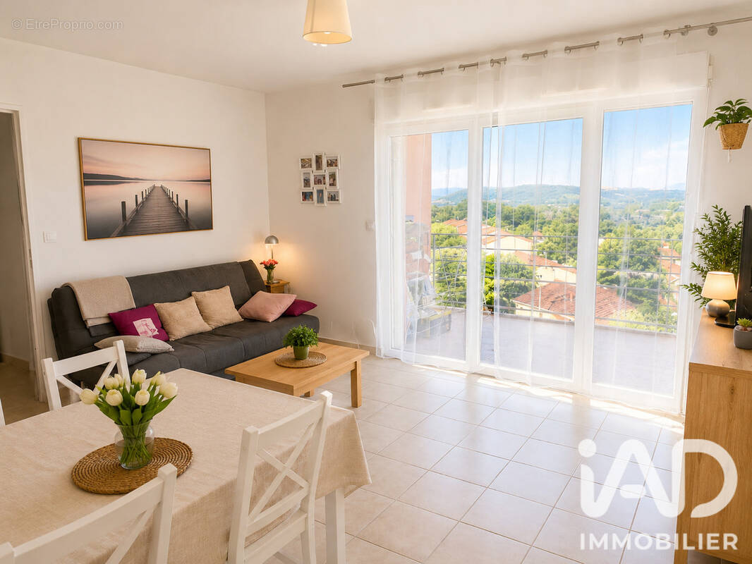 Photo 1 - Appartement à L'ISLE-D'ABEAU