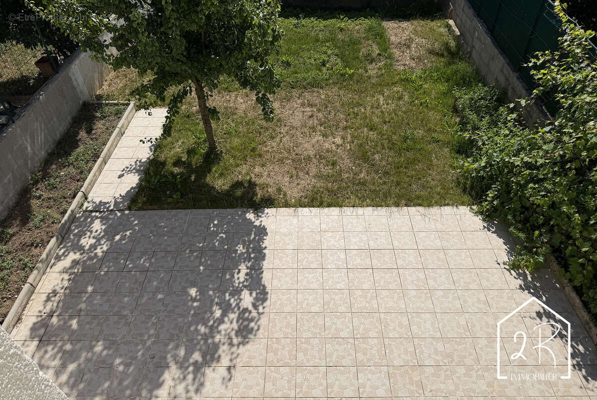 Maison de 91 m2 - Terrain de 257 m2 et garage - photo 11