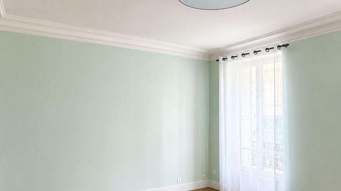 Appartement à PARIS-14E