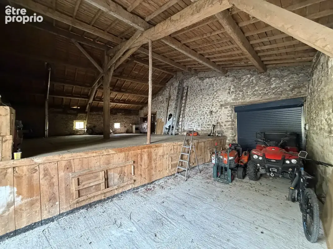 Maison rénovée avec un hectare de terrain - photo 12