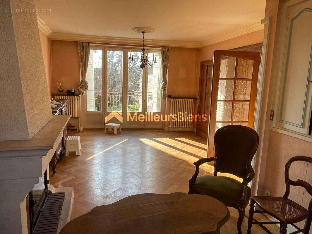 Maison à MONTMERLE-SUR-SAONE