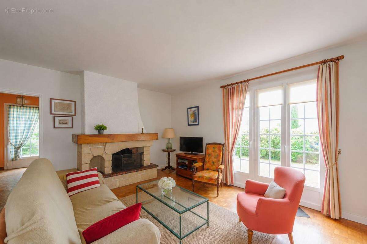 Maison À Vendre - L'Houmeau centre, 3 chambres, garage, jardin - photo 2