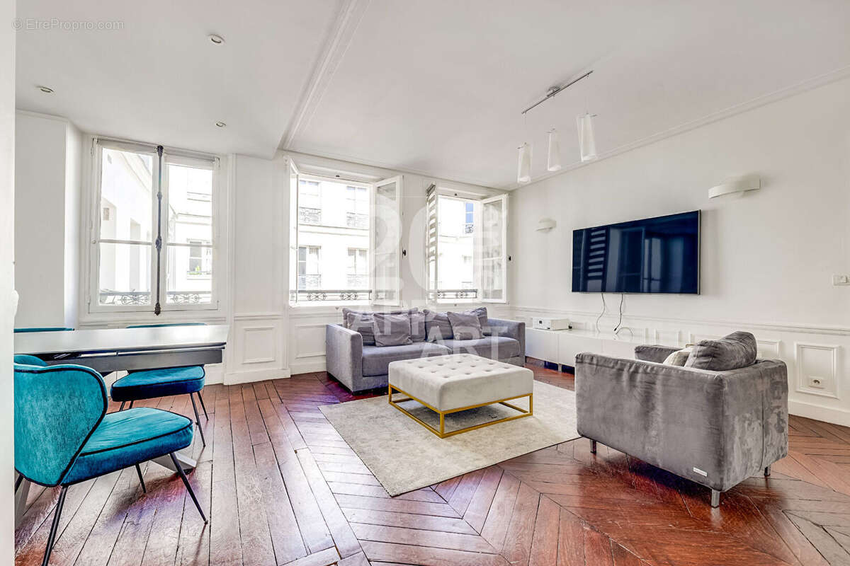 Appartement à PARIS-8E