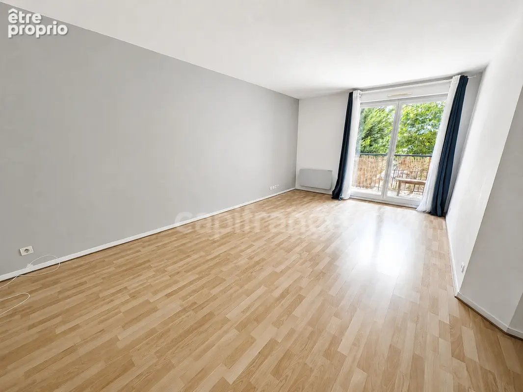 Corbeil-Essonnes – F3 lumineux avec balcon, parking et résidence arborée - photo 3