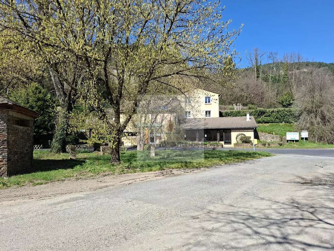 Maison à LE COLLET-DE-DEZE