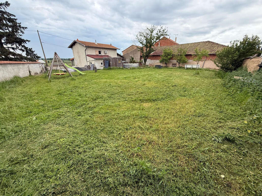 Maison à OUCHES