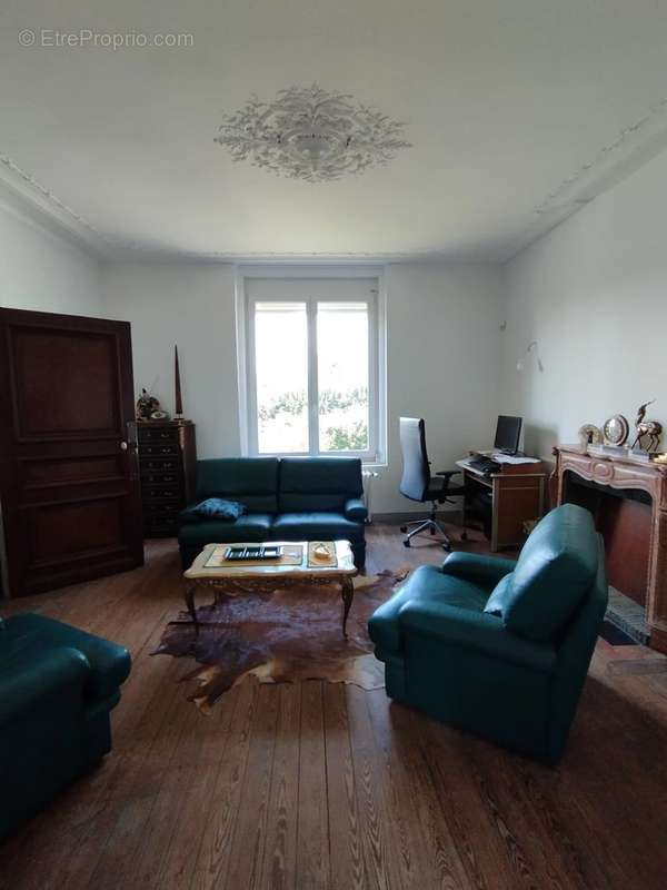 Maison à AVESNES-SUR-HELPE