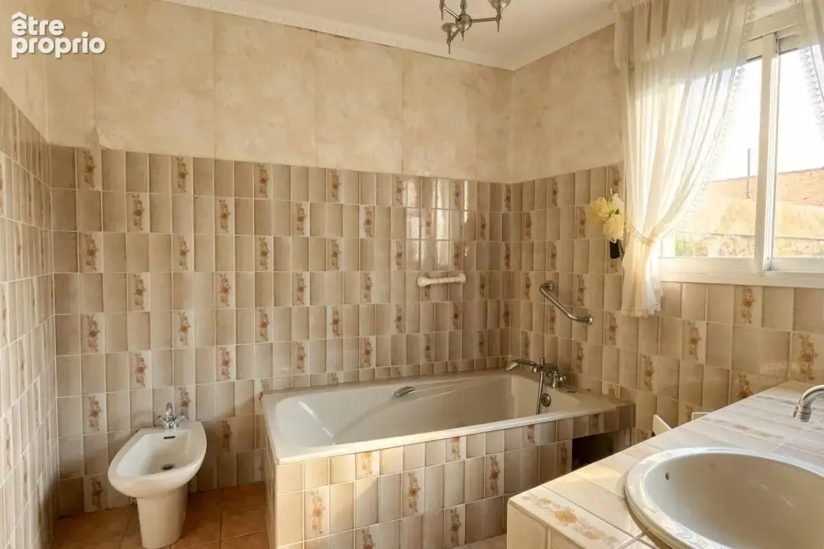 Maison 105 m² à Plouneour-Menez  - photo 8