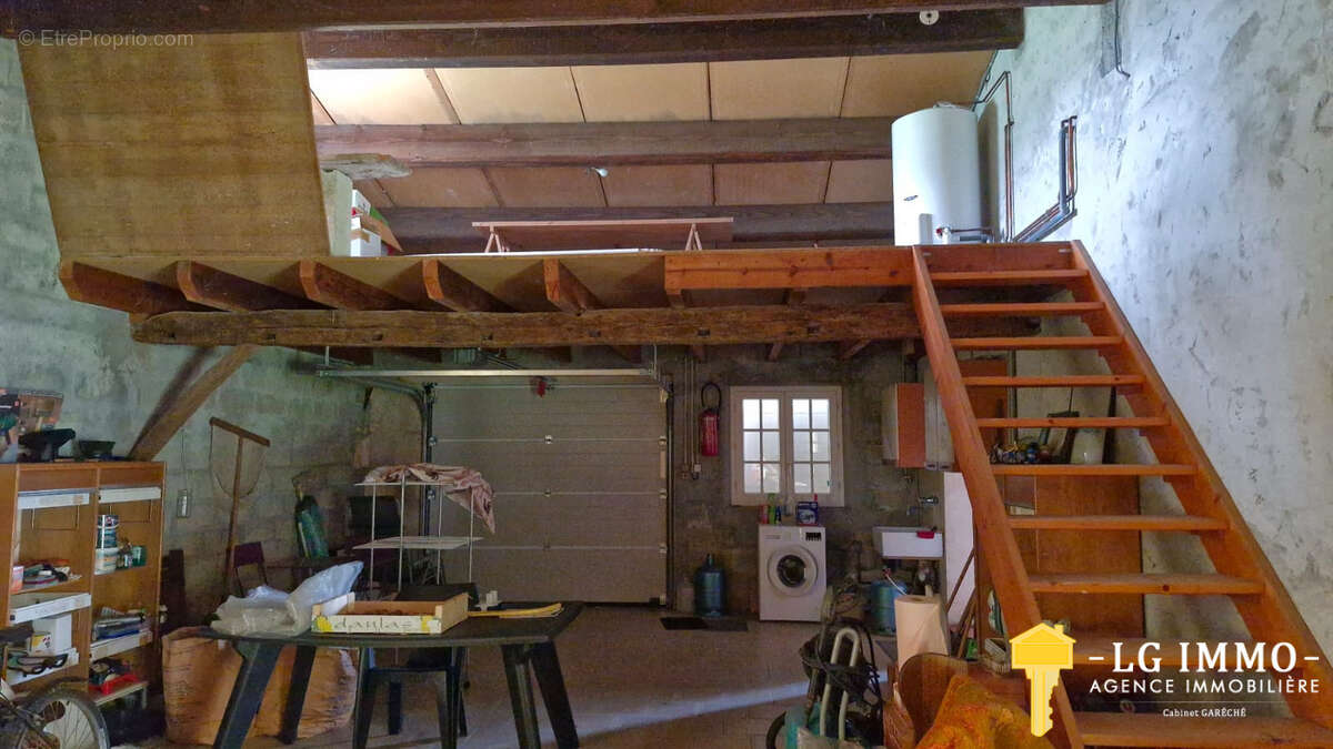 Maison à CHENAC-SAINT-SEURIN-D'UZET