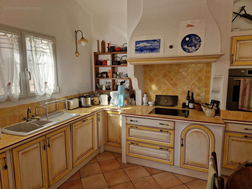 Maison à LE REVEST-LES-EAUX