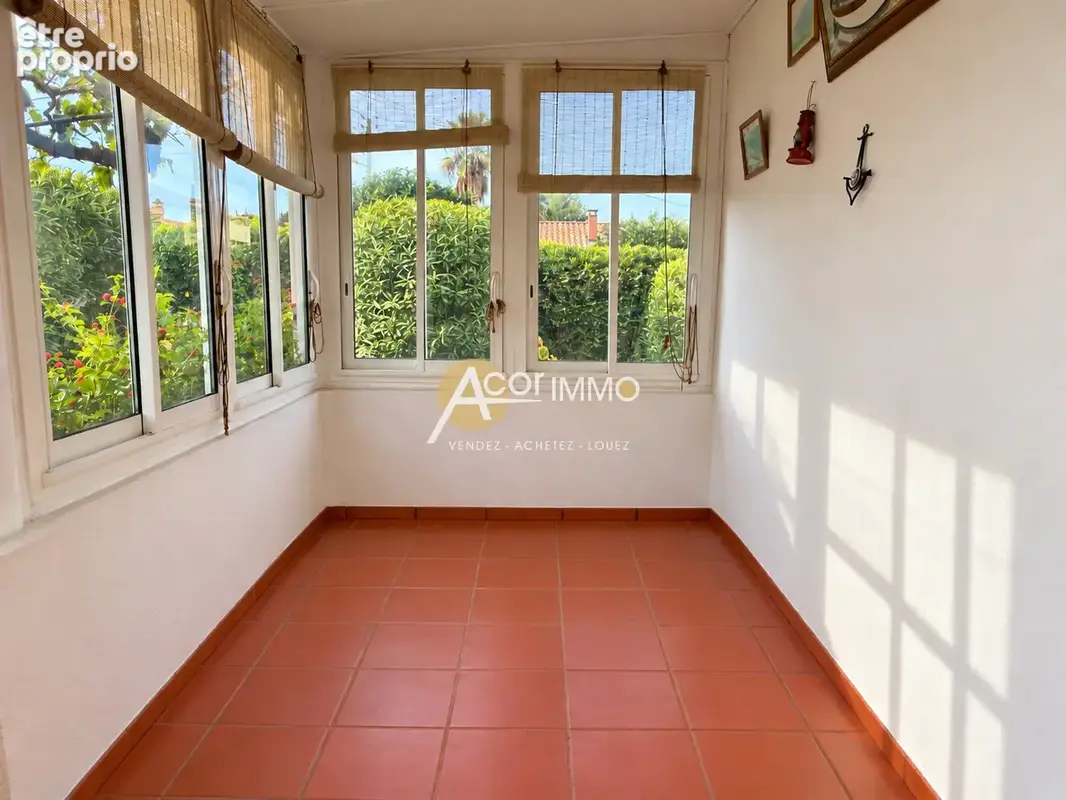 Maison de plain pieds 95m2 avec garage sur 685 m2 de terrain, Six Fours les Plages - photo 5