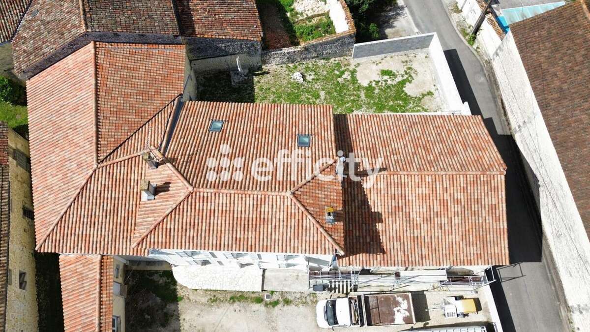 Maison 190 m² à Marsac  - photo 4