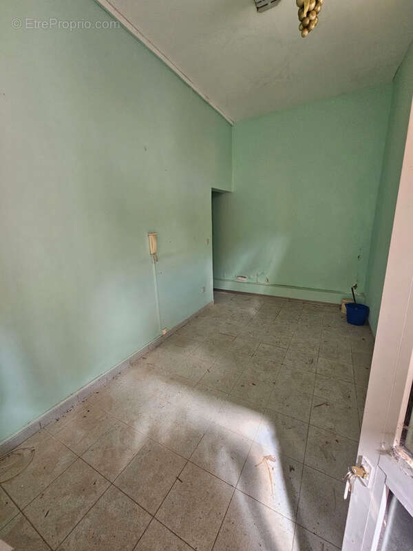 Commerce à LE MORNE-ROUGE