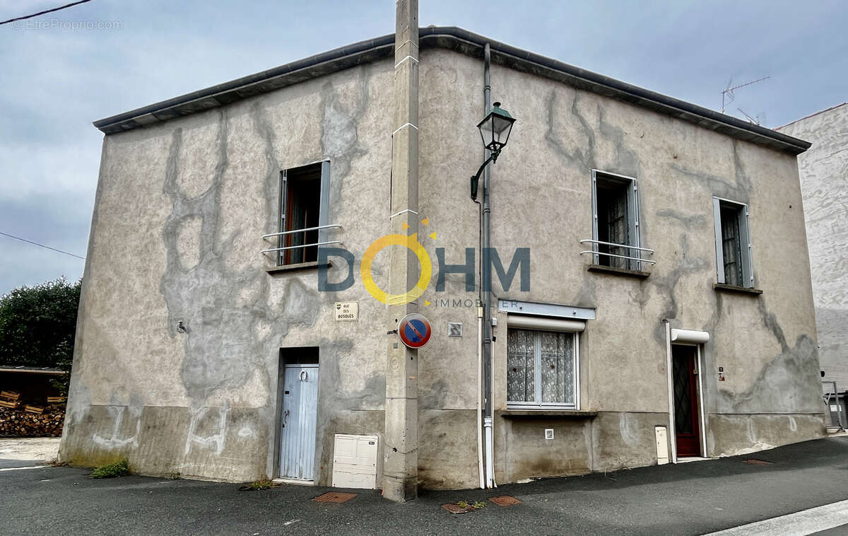 Maison à AUZAT-LA-COMBELLE