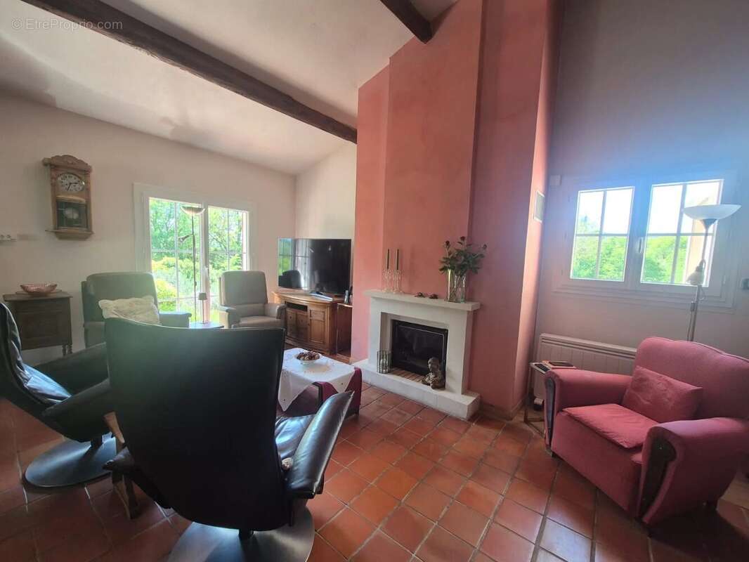 Maison à COTIGNAC