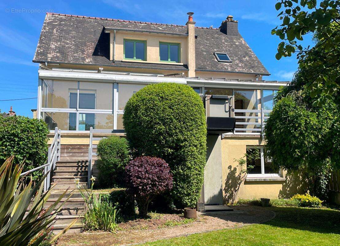 Maison à MONTFORT-SUR-MEU