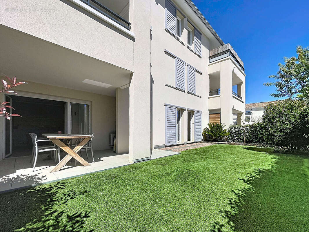Appartement à LE PUY-SAINTE-REPARADE