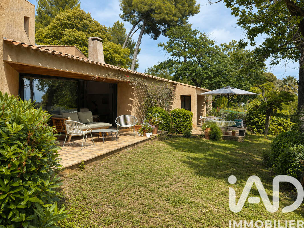 Photo 2 - Maison à HYERES