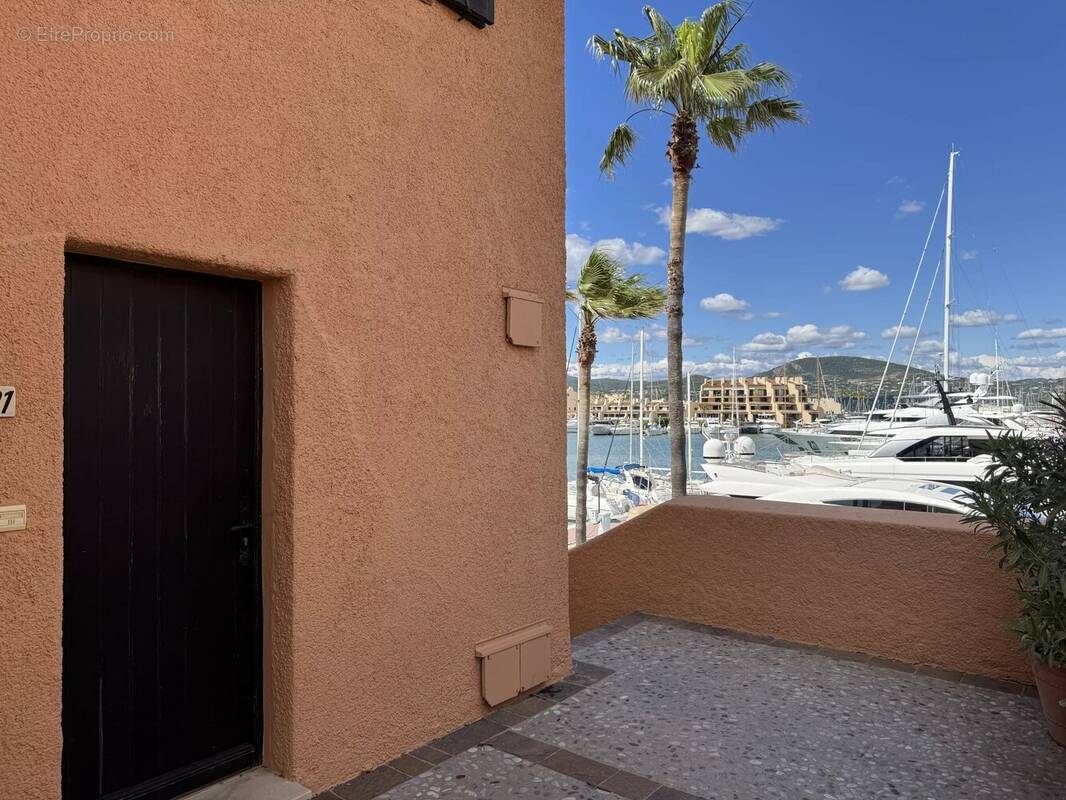 Appartement à COGOLIN