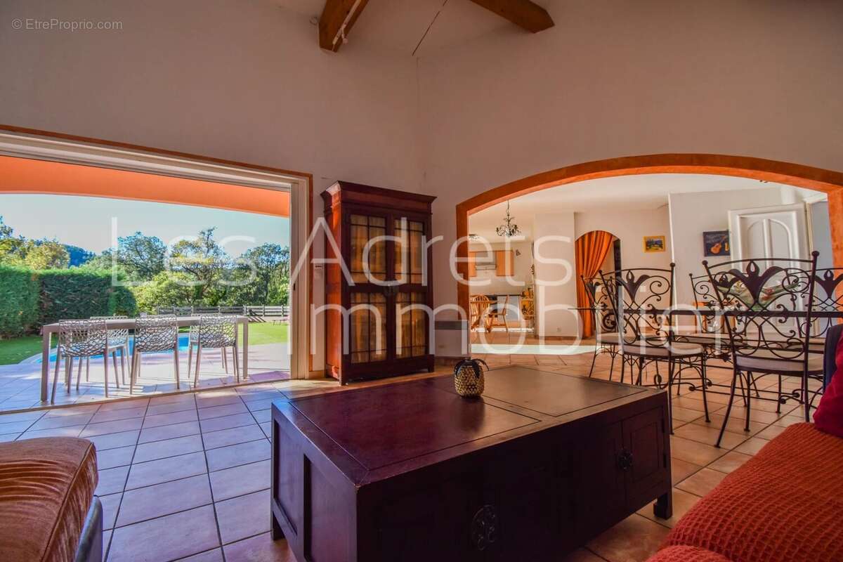 Maison à LES ADRETS-DE-L&#039;ESTEREL