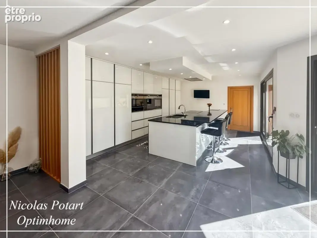 Élégante propriété contemporaine avec piscine – Prestations d’exception à Lacroix-Saint-Ouen - photo 8