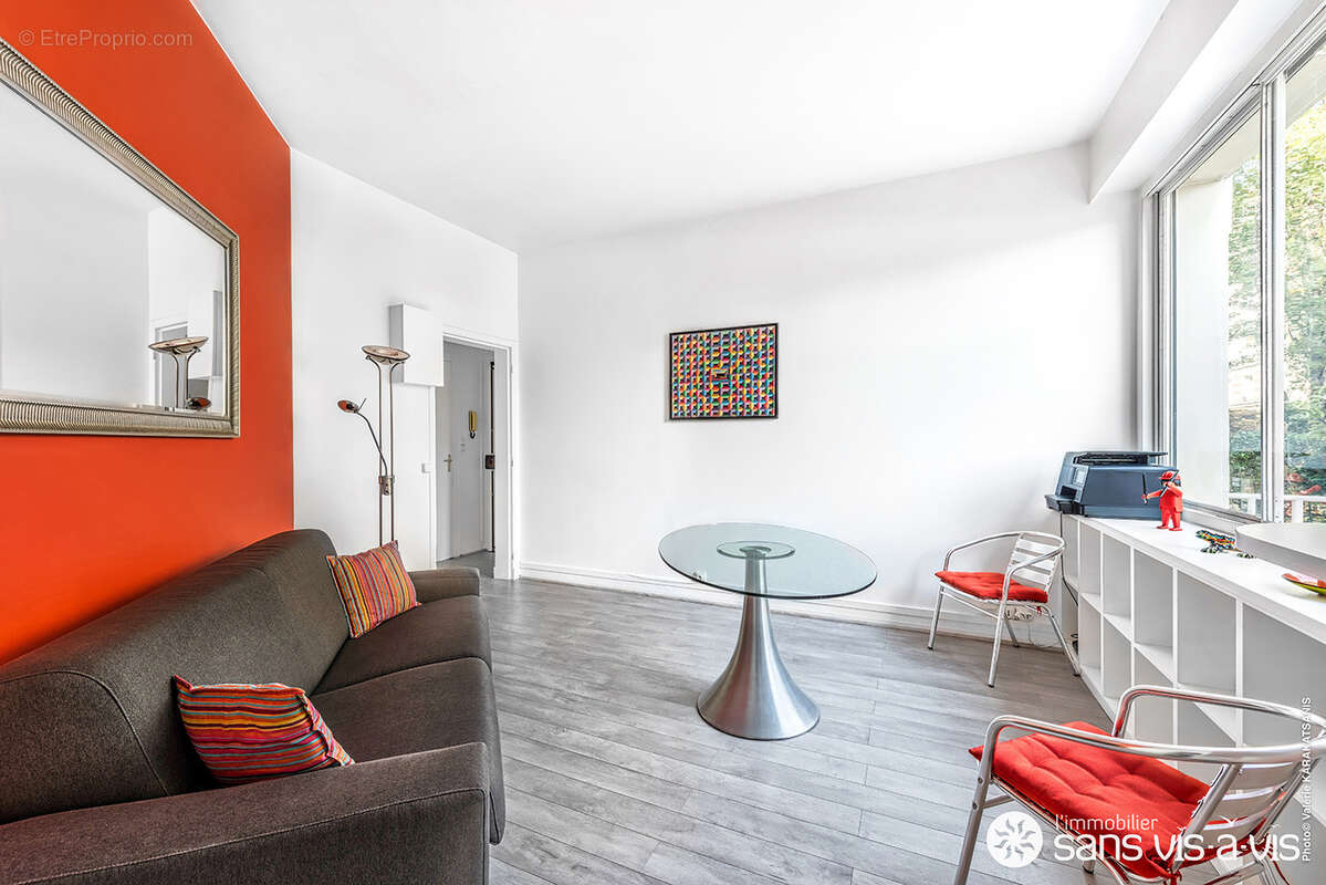 Appartement à NEUILLY-SUR-SEINE