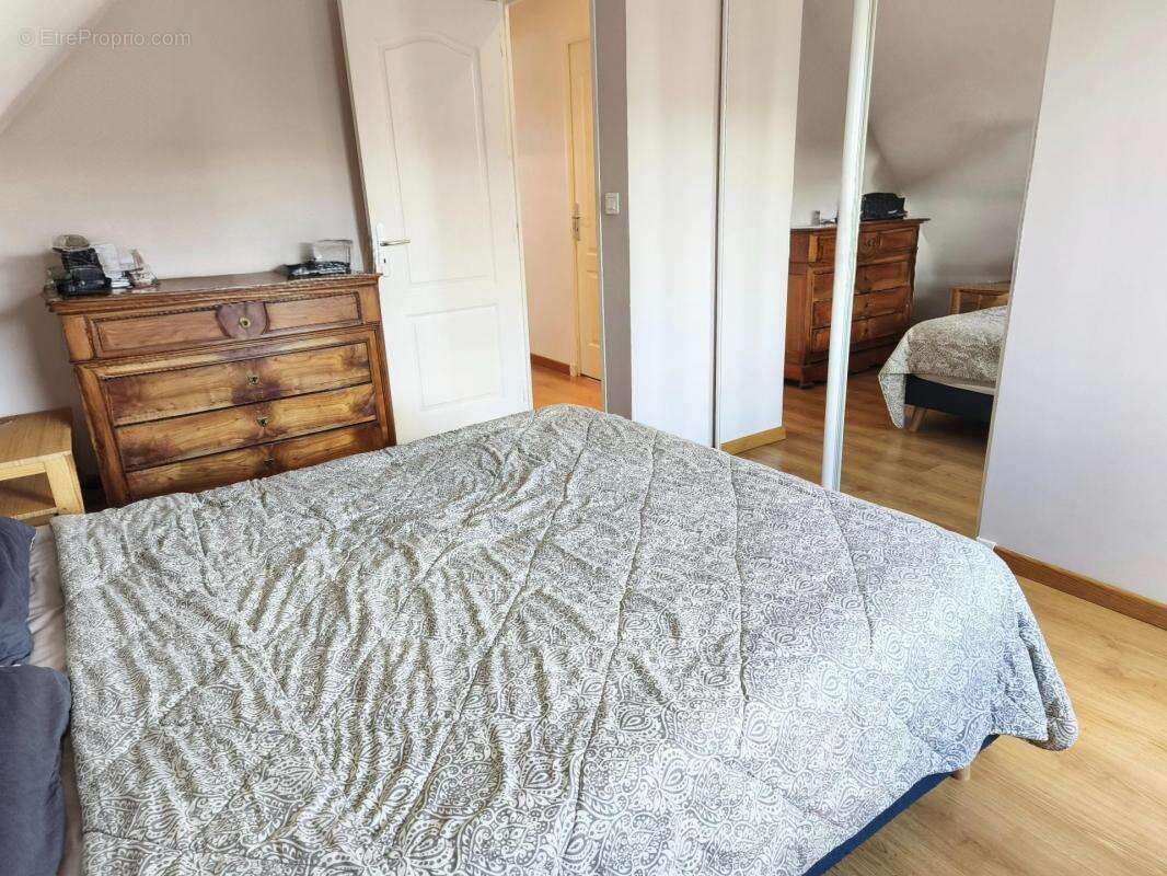 Maison à FEUGUEROLLES-BULLY